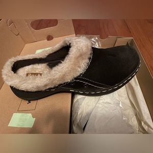 NWT Dark Brown Bass Portland Size 8 Slipon